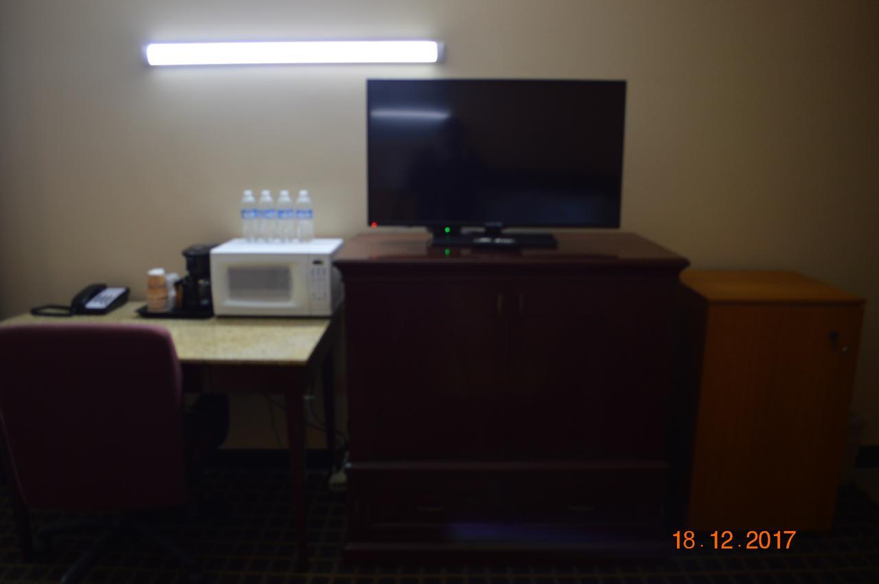 Budget Inn Of ביי סיטי מראה חיצוני תמונה