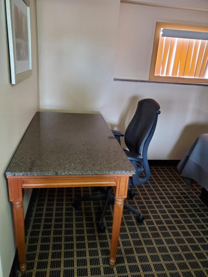Budget Inn Of ביי סיטי מראה חיצוני תמונה